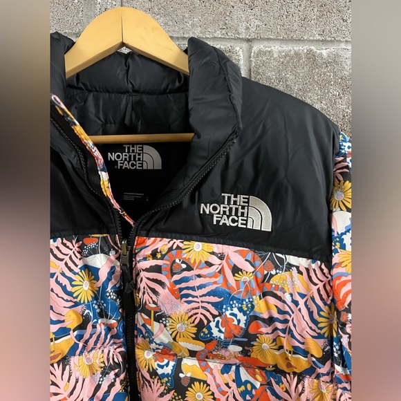 The‎ North Face Women’s 1996 Retro Nuptse Jacket - NWT - Picture 9 of 14